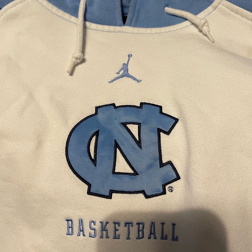 Air jordan mens large UNC sweatshirt